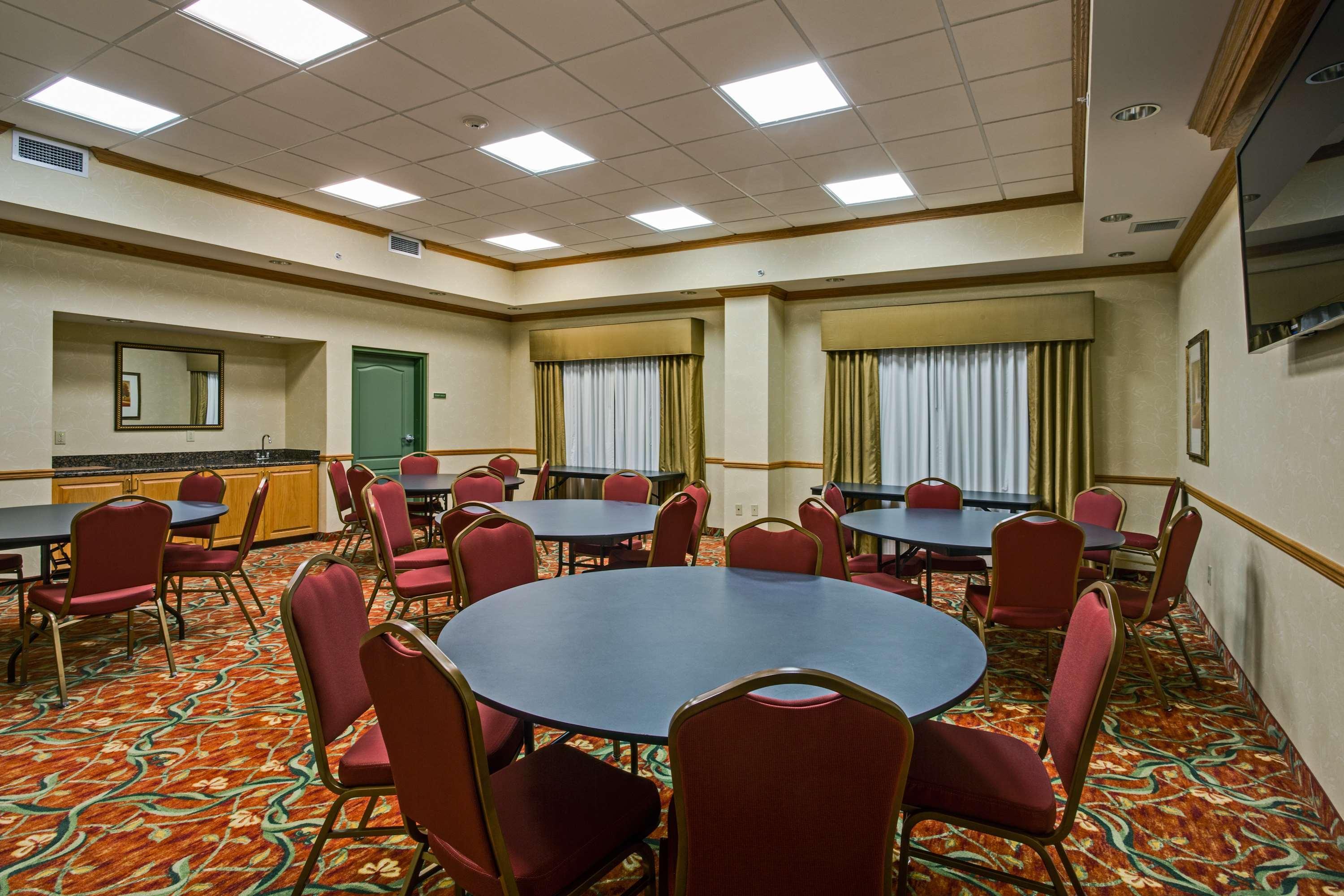 Country Inn & Suites By Radisson, Pensacola West, Fl Ferry Pass Бизнес фото